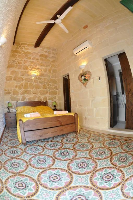 Mikiel U Rosa Holiday Farmhouse With Large Private Pool Zebbug  Exterior photo